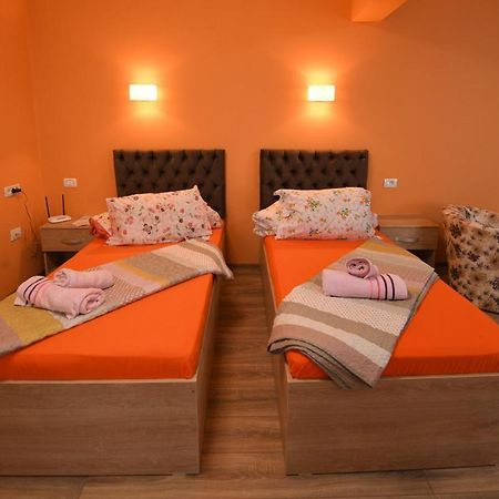 Apartament Trident Haţeg Buitenkant foto