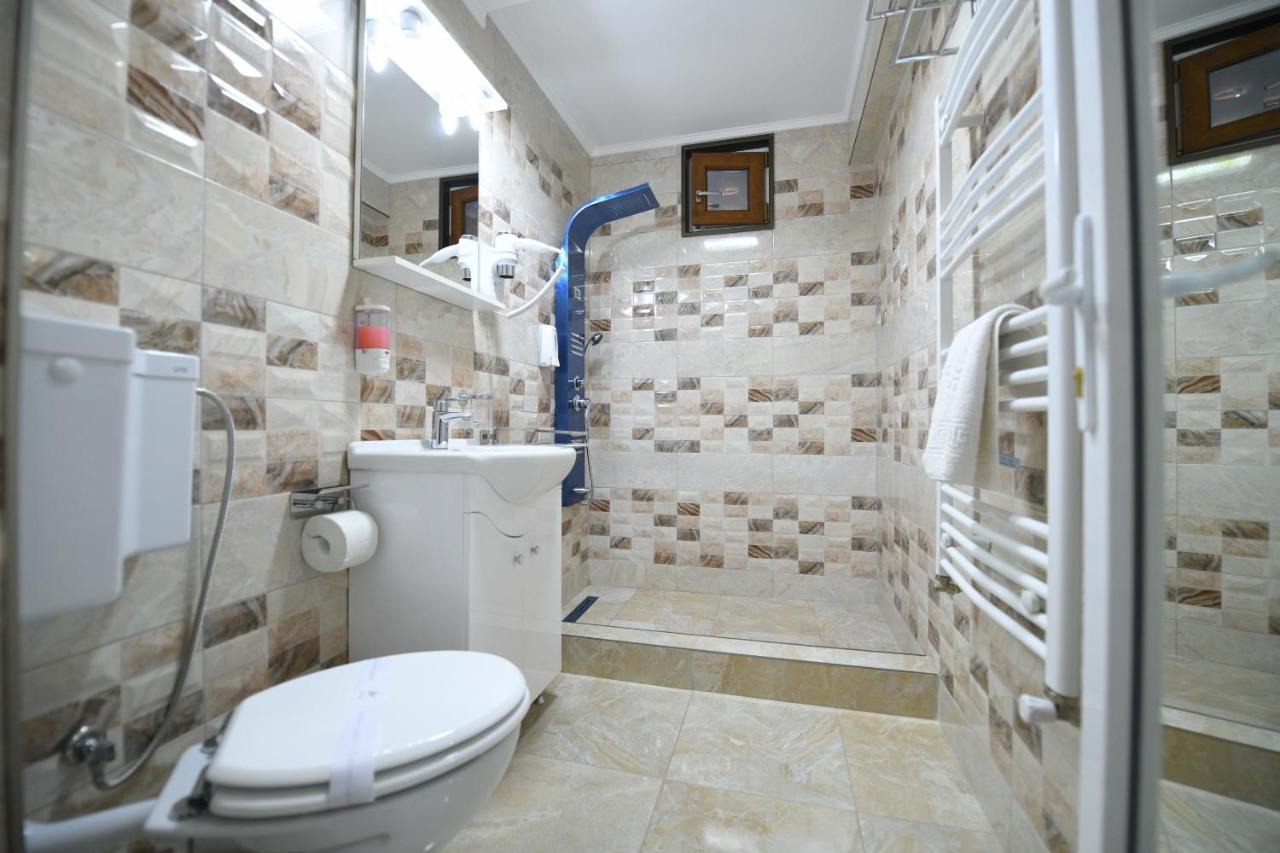 Apartament Trident Haţeg Buitenkant foto