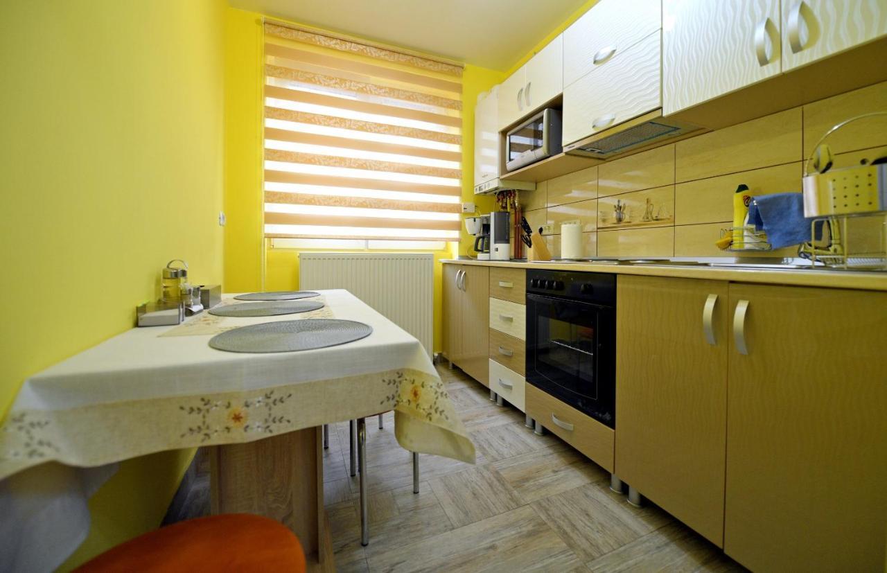 Apartament Trident Haţeg Buitenkant foto